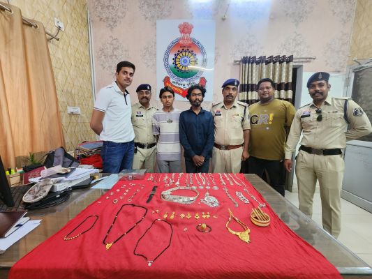  हत्या के प्रयास का फरार आरोपी लल्ला दो साथियों के साथ चोरी  में गिरफ्तार 