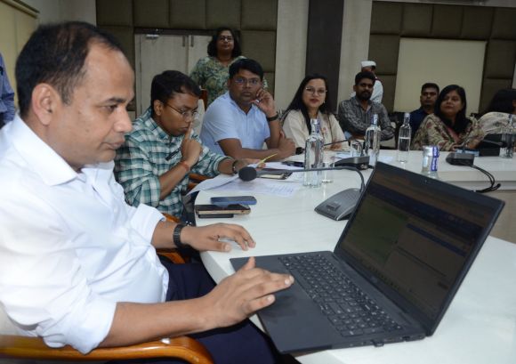 राजधानी जिले में आज से ई-ऑफिस शुरू, कार्य निष्पादन की गुणवत्ता में होगा सुधार- डॉ. गौरव सिंह 