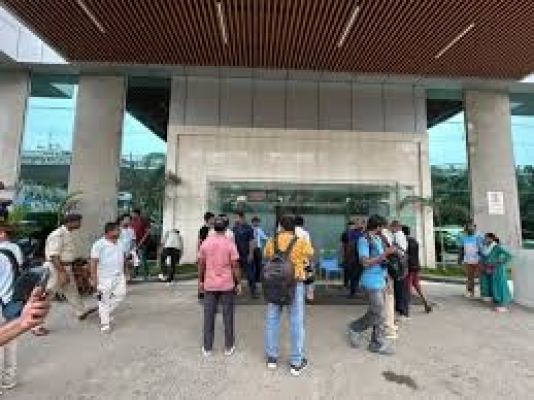 बिहार: पटना के पारस अस्पताल में घुसकर क़ैदी को गोली मारी