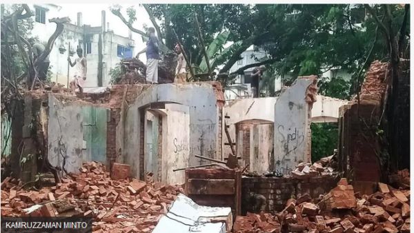 बांग्लादेश में जिस घर को सत्यजीत रे के परिवार का बताया जा रहा है, आख़िर वह किसका है?