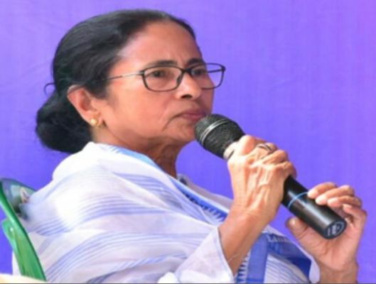 नागरिकों को मातृभाषा के लिए उत्पीड़न की धमकी देना असंवैधानिक: ममता बनर्जी 