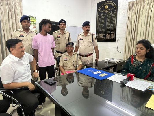 एक्सप्रेस के एसी कोच से आई फोन, सोने का कंगन, कैश उड़ाने वाला भिलाई का युवक गिरफ्तार
