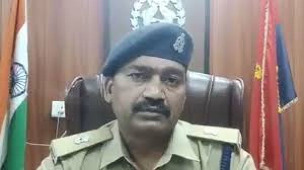 ग्रेटर नोएडा की यूनिवर्सिटी के हॉस्टल में छात्रा की मौत, परिजनों का विरोध प्रदर्शन