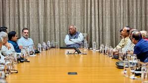 ‘इंडिया’ गठबंधन की बैठक में तय हुआ संसद में विपक्षी दल उठाएंगे ये मुद्दे