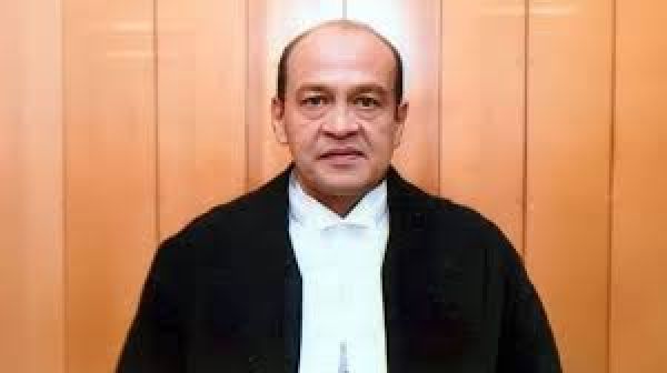 न्यायमूर्ति वर्मा के खिलाफ प्राथमिकी संबंधी याचिका तत्काल सूचीबद्ध करने से न्यायालय का इनकार