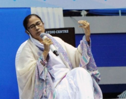 पश्चिम बंगाल शिक्षक भर्ती घोटाला: ममता बनर्जी के खिलाफ अवमानना याचिका पर सुप्रीम कोर्ट में सुनवाई टली 