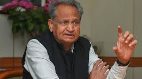 दबाव में काम करने वाला व्यक्ति ही इस प्रकार से चौंकाने वाला इस्तीफा दे सकता है: अशोक गहलोत