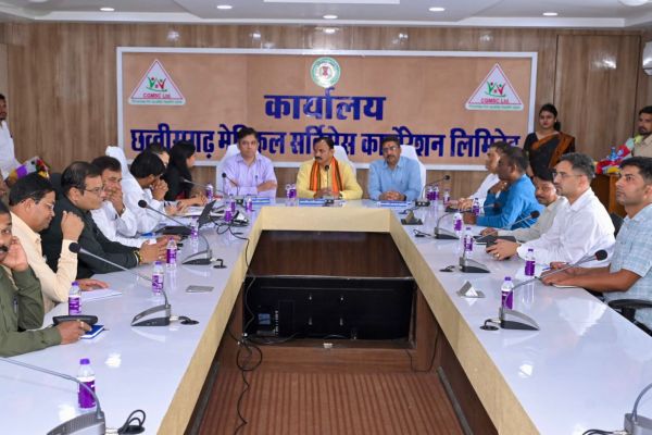 गुणवत्ताहीन सर्जिकल उपकरणों पर रोक के बीच दवा निगम की बैठक 