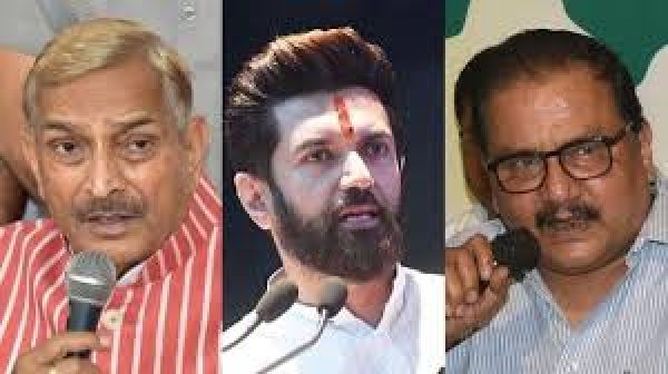 बिहार में एसआईआर पर संसद परिसर में 'इंडिया' गठबंधन का विरोध प्रदर्शन, विपक्ष और सरकार ने क्या कहा?