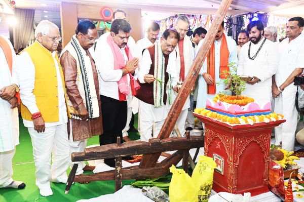 बस्तर से सरगुजा तक  हरेली मनाने का अपना अंदाज...