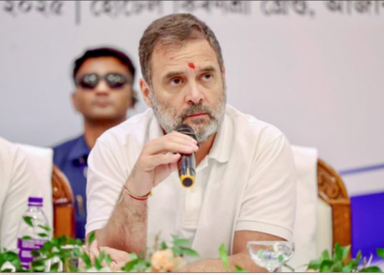 सावरकर टिप्पणी मामले में राहुल गांधी को राहत, सुप्रीम कोर्ट ने बरकरार रखा अंतरिम आदेश 