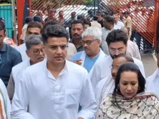 चैतन्य से मिलने जेल पहुंचे सचिन पायलट 