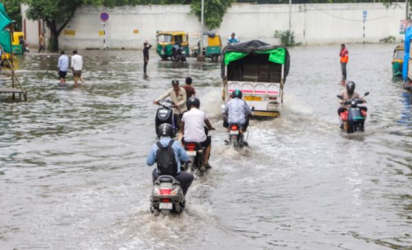 मध्य प्रदेश में भारी बारिश से जन जीवन प्रभावित, भोपाल में जलजमाव