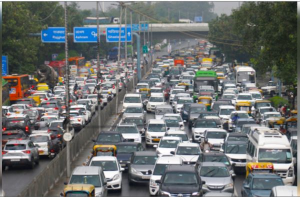 सुप्रीम कोर्ट पहुंची दिल्ली सरकार, पुराने वाहनों पर रोक के आदेश पर पुनर्विचार की मांग 