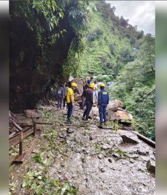 उत्तराखंड के रुद्रप्रयाग में बादल फटने और भूस्खलन से तबाही, केदारनाथ यात्रा रोकी गई 