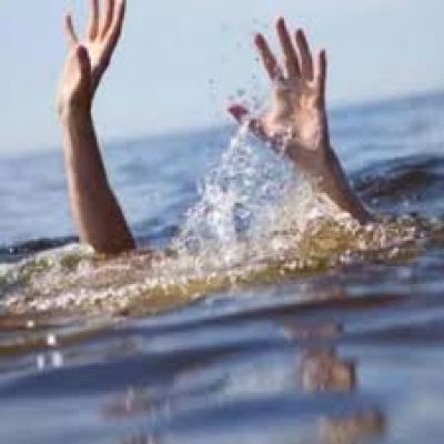 झारखंड में चेकडैम में नहाते समय चार युवक डूबे