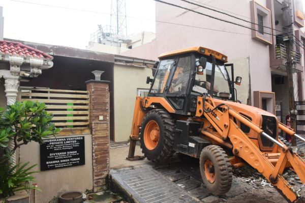 हिस्ट्रीशीटर सूदखोरों के अवैध आफिस पर चलेगा बुल्डोजर 
