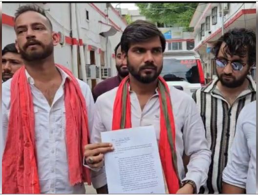 डिंपल यादव पर अभद्र टिप्पणी मामला: सपा नेता ने मौलाना के खिलाफ दी शिकायत, कार्रवाई की मांग