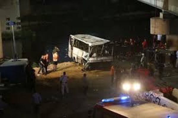 अल्जीरिया: बस के नदी में गिरने से 18 लोगों की मौत