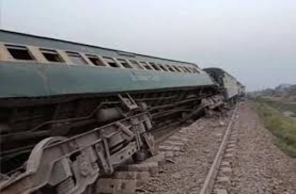 पाकिस्तान के पंजाब में यात्री ट्रेन पटरी से उतरी; एक व्यक्ति की मौत, कई यात्री घायल