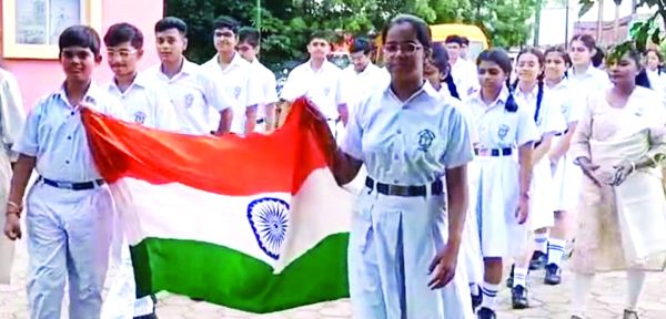 उत्साह और देशभक्ति से डीपीएस रायपुर ने मनाया स्वतंत्रता दिवस
