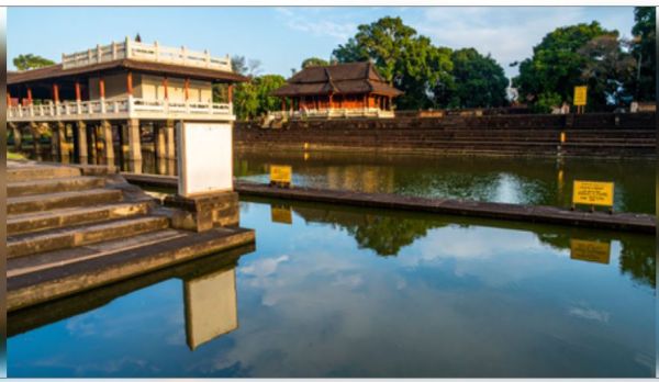 मोक्ष नगरी का अद्भुत कुंड, जहां भटकती आत्माओं को मिलती है मुक्ति, चुकाया जाता है ऋण