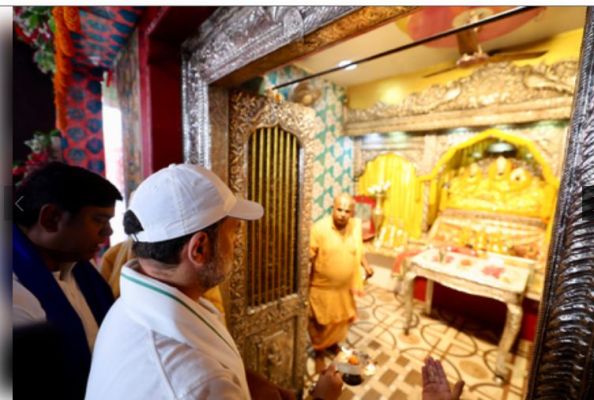 राहुल गांधी वोटर अधिकार यात्रा के 12वें दिन सीतामढ़ी के जानकी मंदिर पहुंचे, पूजा अर्चना कर लिया आशीर्वाद 