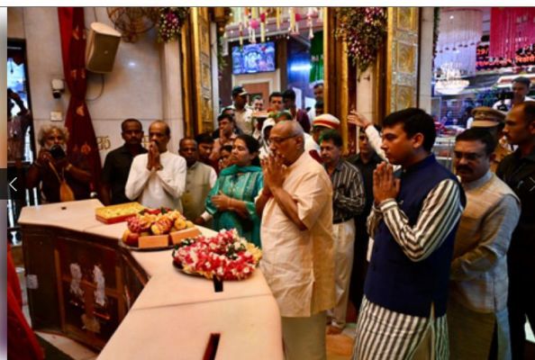 उपराष्ट्रपति पद के उम्मीदवार सीपी राधाकृष्णन ने सिद्धिविनायक मंदिर में किए दर्शन, देश की सुख-शांति की प्रार्थना