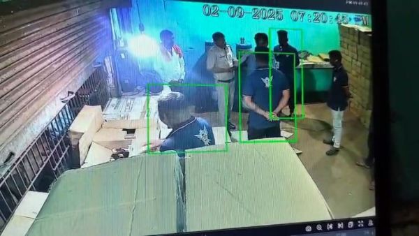 आबकारी अफसर ने प्लेसमेंट कर्मचारी को पीटा, वीडियो फैला 