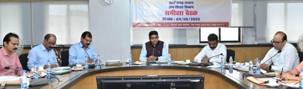 मंत्री  वर्मा ने कालेजों में रिक्तियों, पाठ्यक्रमों की स्थिति की जानकारी ली 