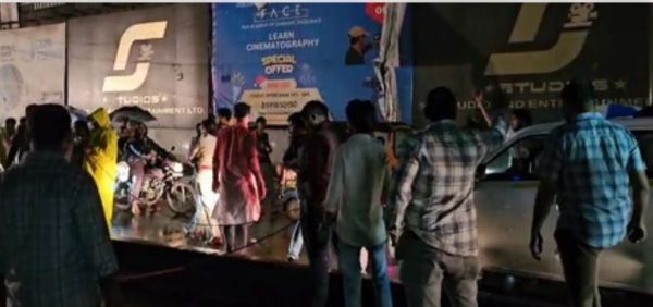 मुंबई में गणपति विसर्जन के दौरान हादसा, हाईटेंशन तार गिरने से एक व्यक्ति की मौत, 5 झुलसे
