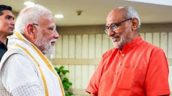 उपराष्ट्रपति चुनावः पीएम मोदी ने डाला पहला वोट, एनडीए उम्मीदवार के समर्थन पर कांग्रेस ने जगन मोहन पर साधा निशाना