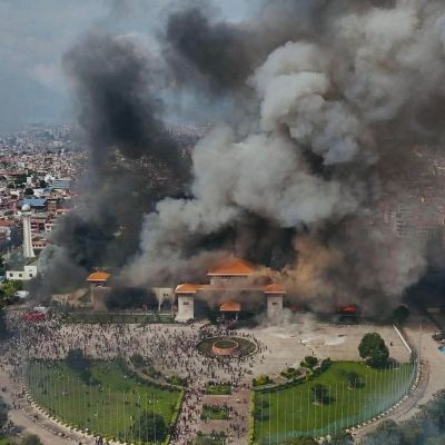 नेपाल के प्रधानमंत्री ओली ने दिया इस्तीफा; प्रदर्शनकारियों ने कई शीर्ष नेताओं के आवास पर हमला किया