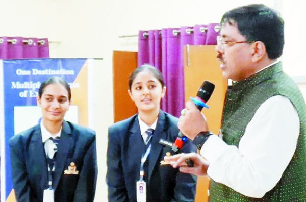 कैरियर के विषय का चयन रुचि अनुसार करें-अजीत वरवंडकर
