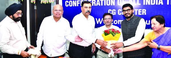 व्यापारियों ने एनएचएमएमआई के डॉ. सिन्हा से ब्रेन स्ट्रोक के कारण, निदान और उपचार जाना