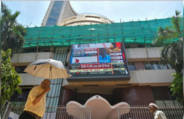 मामूली बढ़त के साथ खुला भारतीय शेयर बाजार, शुरुआती कारोबार में सेंसेक्स 82,000 स्तर के पार