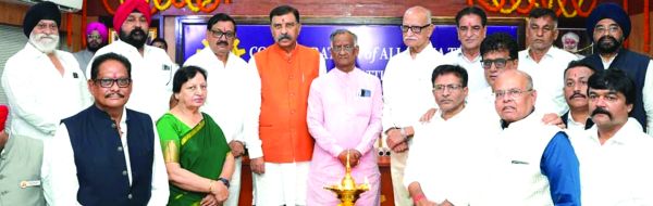 प्रधानमंत्री नरेंद्र मोदी के वोकल फॉर लोकल आव्हान को प्राथमिकता देनी चाहिए-भरतिया