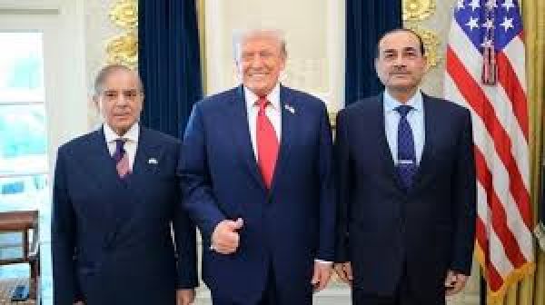 व्हाइट हाउस पहुँचे शहबाज़ शरीफ़ और आसिम मुनीर, ट्रंप बोले- फील्ड मार्शल बहुत शानदार इंसान