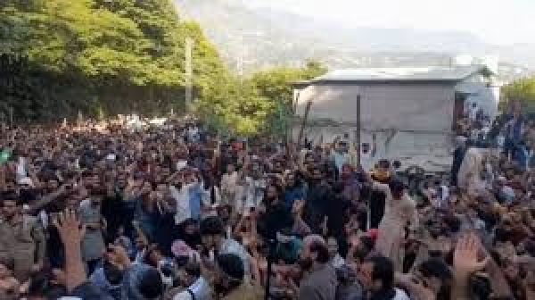 पाकिस्तान प्रशासित कश्मीर में हिंसक प्रदर्शन, तीन पुलिसकर्मियों की मौत