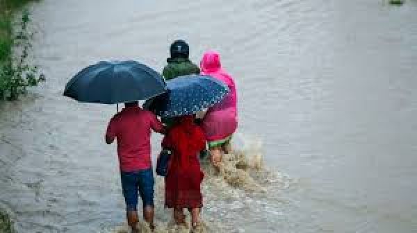 नेपाल: मूसलाधार बारिश के कारण भूस्खलन और बाढ़ में 52 लोगों की मौत