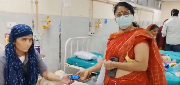 ‘छत्तीसगढ़’ का  संपादकीय : मरीजों की नहीं, अपने अहंकार की मदद करने वाले घटिया दानदाता..