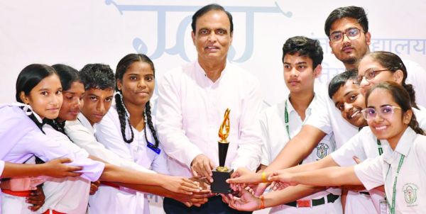 हिंदी और साहित्य की समृद्धि को बढ़ावा देने बालको स्वर हिंदी उत्सव रहा सफल