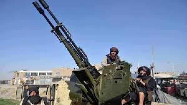 पाकिस्तान ने अफगानिस्तान में आतंकवादियों के ठिकानों पर हमले किए