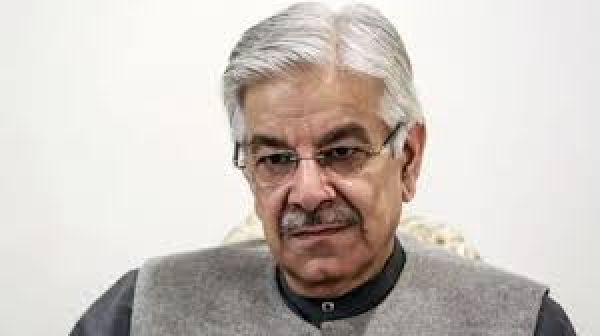 पाकिस्तान के रक्षा मंत्री ने कहा, अफ़ग़ान तालिबान के साथ हुआ समझौता गोपनीय रहेगा