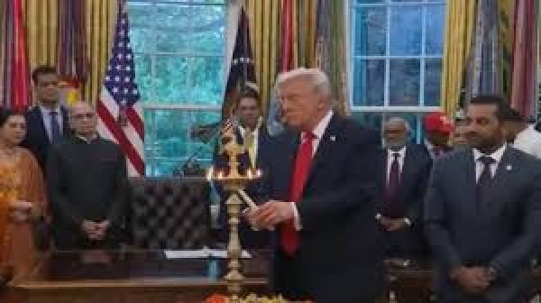 ट्रंप ने प्रधानमंत्री मोदी से फोन पर बातचीत की, दिवाली की शुभकामनाएं दीं