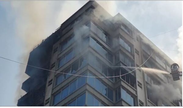 मुंबई: जोगेश्वरी में हाई-राइज बिल्डिंग में भीषण आग, रेस्क्यू ऑपरेशन जारी