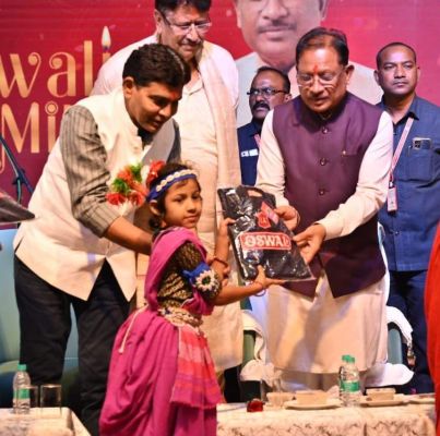 जब सीएम साय ने दिव्यांग बच्चों से साइन लैंग्वेज में गुड मॉर्निंग सीखा 