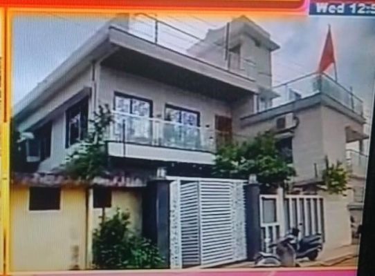 दिन भर चली छापेमारी के बाद ईओडब्ल्यू टीमें लौटीं 