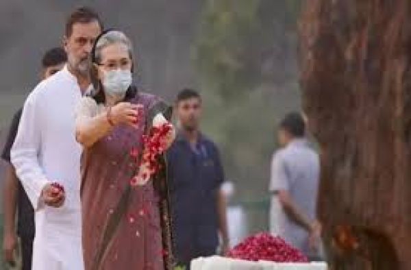 इंदिरा गांधी की पुण्यतिथि पर कांग्रेस नेताओं ने दी श्रद्धांजलि, बिहार के बेलछी का यूं किया ज़िक्र