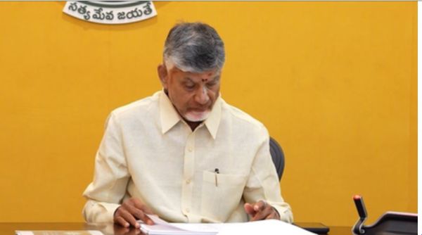 आंध्र के वेंकटेश्वर मंदिर में भगदड़, सीएम चंद्रबाबू नायडू ने क्या बताया